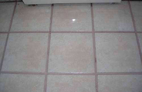 Tile in front of kitchen stove After cleaning.